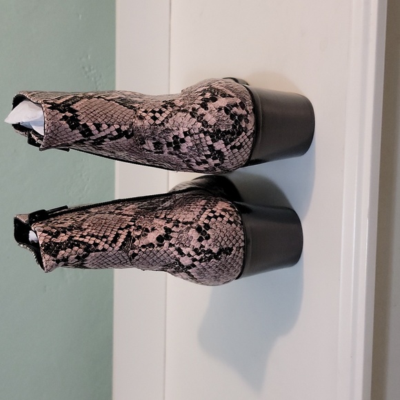 Jeffrey Campbell New Boots - Picture 3 of 6